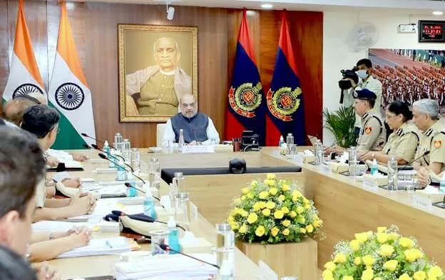 4 साल बाद पुलिस मुख्यालय पहुंचे अमित शाह: लॉ एंड ऑर्डर पर 3 घंटे चली हाई-लेवल बैठक, मुख्यमंत्री और कमिश्नर समेत टॉप अफसर मौजूद रहे