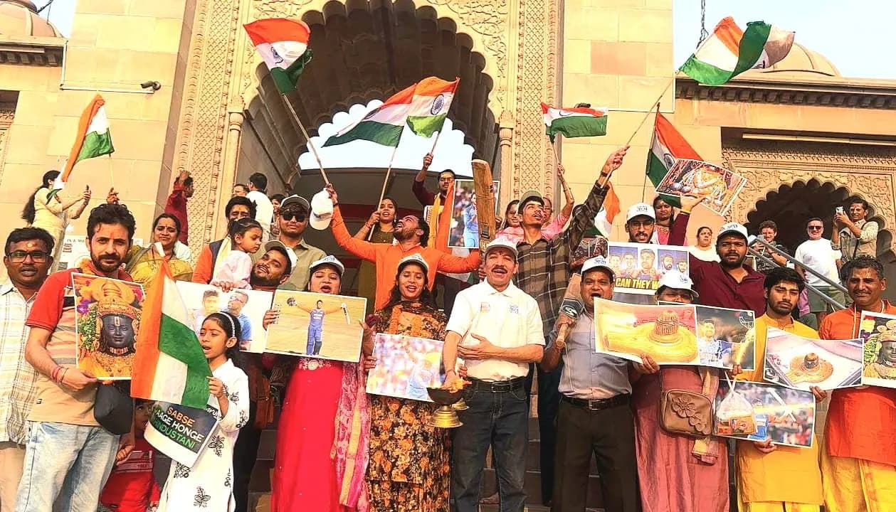 टी-20 विश्वकप क्रिकेट का उत्साह, सेमीफाइनल में भारत की जीत के लिए मां गंगा की आरती कर की कामना