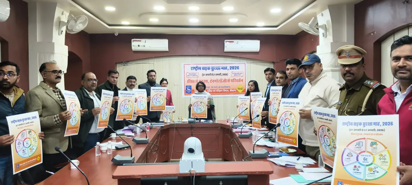 राष्ट्रीय सड़क सुरक्षा माह की शुरुआत: महिला पुलिस कर्मियों की बाइक रैली और सड़क सुरक्षा रथ को दिखाई हरी झंडी