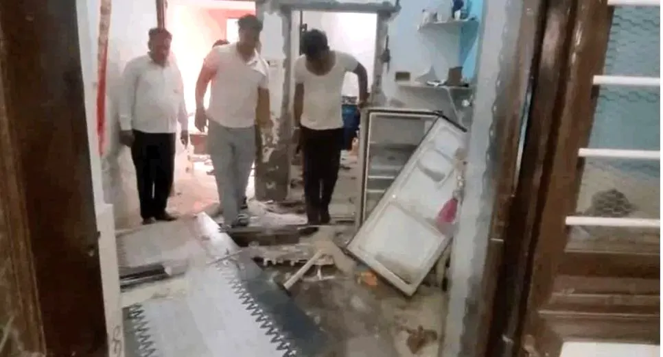 भीलवाड़ा में आकाशीय बिजली से मकान क्षतिग्रस्त, युवक झुलसा