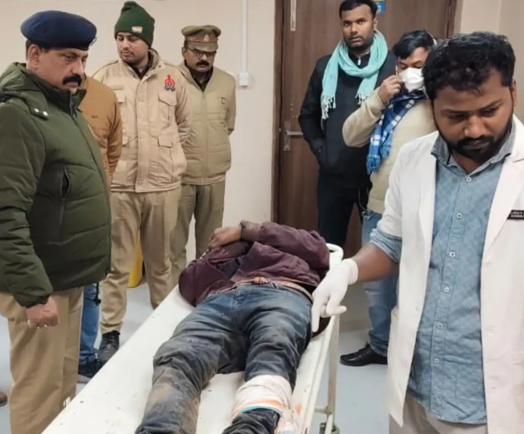 सोनभद्र में पुलिस मुठभेड़, एक पुलिसकर्मी व दो गौतस्कर घायल
