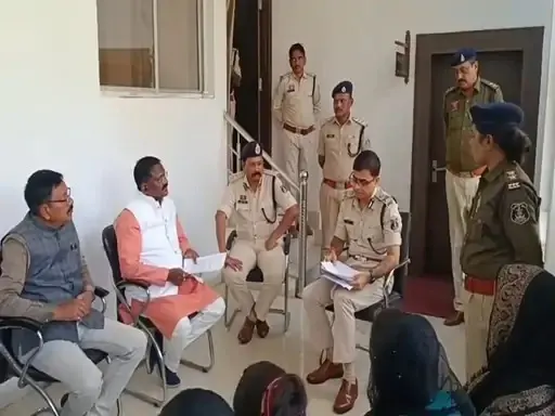 बलरामपुर : कस्टडी में युवक की मौत से हड़कंप, चार पुलिसकर्मी लाइन हाजिर, परिजनों ने न्याय और मुआवजे की मांग की