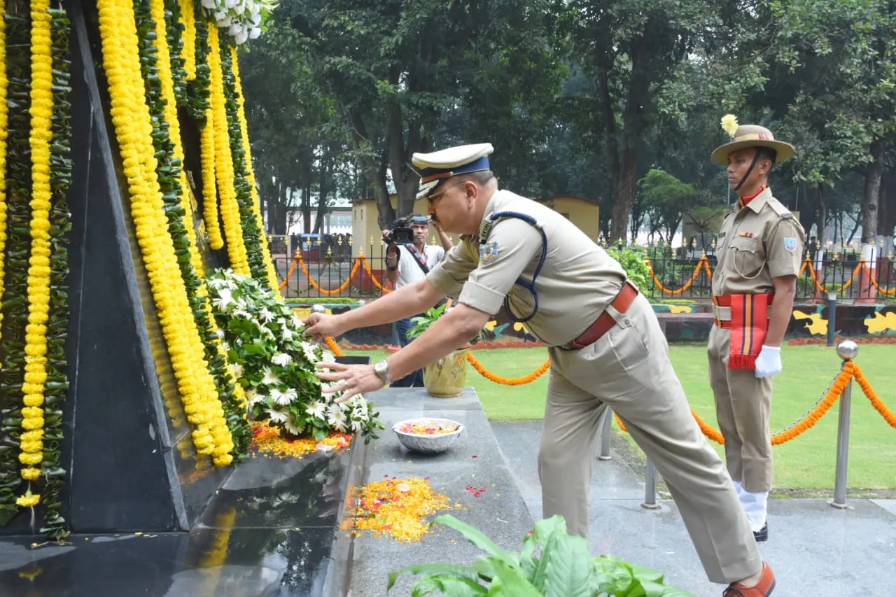 डीजीपी सहित अन्य अधिकारियों ने पुलिस संस्मरण दिवस पर दी शहीदों को श्रद्धांजलि
