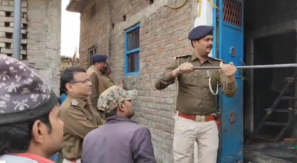 मोतिहारी पुलिस के विशेष कुर्की अभियान से अपराधियो में दहशत,दनादन कर रहे आत्मसमर्पण