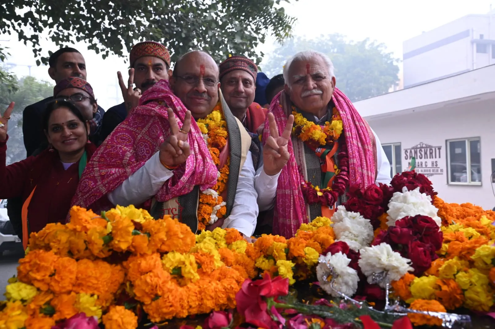 भाजपा उम्मीदवार विजेंद्र गुप्ता ने रोहिणी विधानसभा से नामांकन दाखिल किया