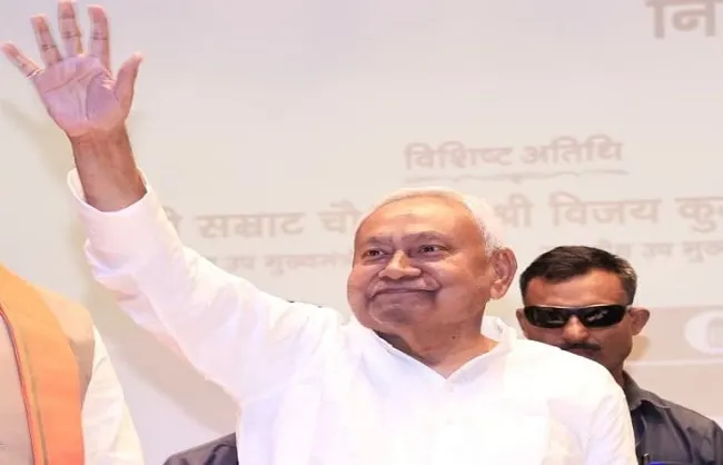 नीतीश आज पहुंच रहे दिल्ली, राज्यसभा की सदस्यता के बाद ही बिहार के सीएम का होगा फैसला