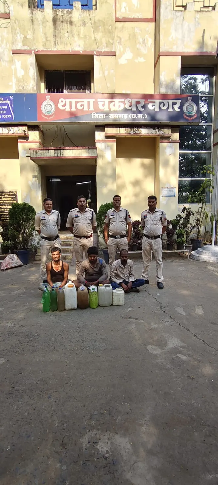ऑपरेशन आघात के तहत बड़ी मात्रा में अवैध शराब के साथ 12 आरोपित गिरफ्तार