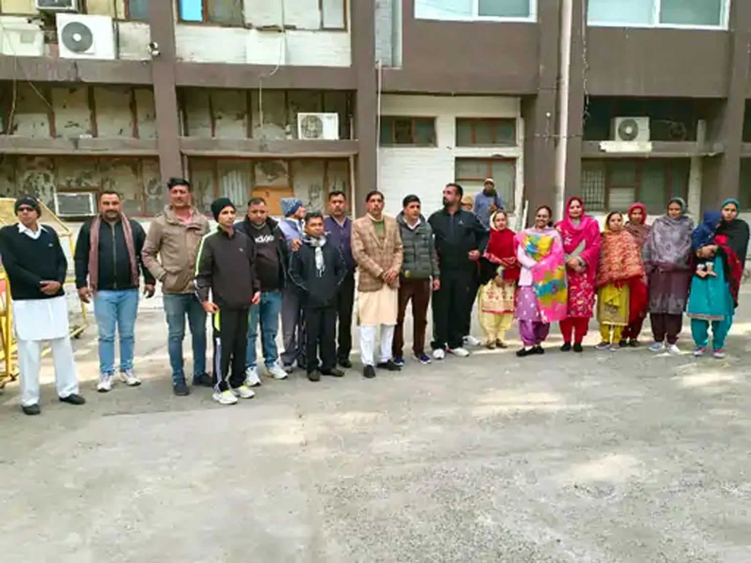 फतेहाबाद : भट्टू पंचायत समिति चेयरपर्सन के खिलाफ 17 पार्षदों ने की अविश्वास पर वोटिंग की मांग
