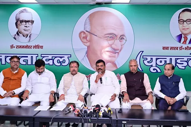 बिहार एनडीए दल के नेताओं दिखायी एकता, लक्ष्य की ओर निरंतर आगे बढ़ने का किया दावा