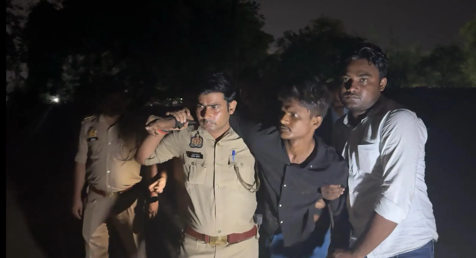 बसंता कॉलेज के पास मुठभेड़ में शातिर लुटेरा गिरफ्तार,लूट की कई वारदातों में था शामिल
