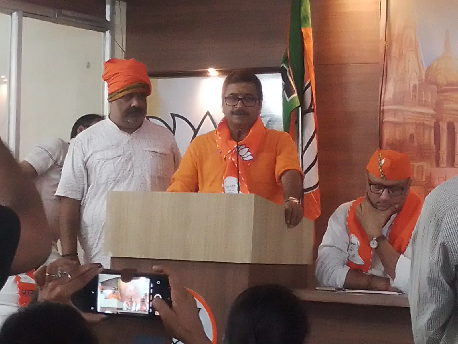 प्रधानमंत्री पर अभद्र टिप्पणी से फूटा वाराणसी के जनप्रतिनिधियों का गुस्सा, अजय राय के विरुद्ध कार्रवाई की मांग