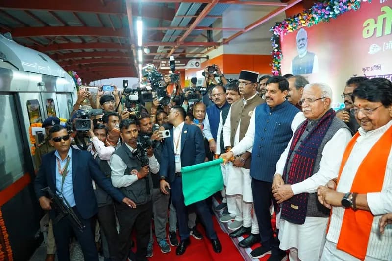मनोहर लाल और मोहन यादव ने भोपाल में मेट्रो रेल सेवा का किया शुभारंभ