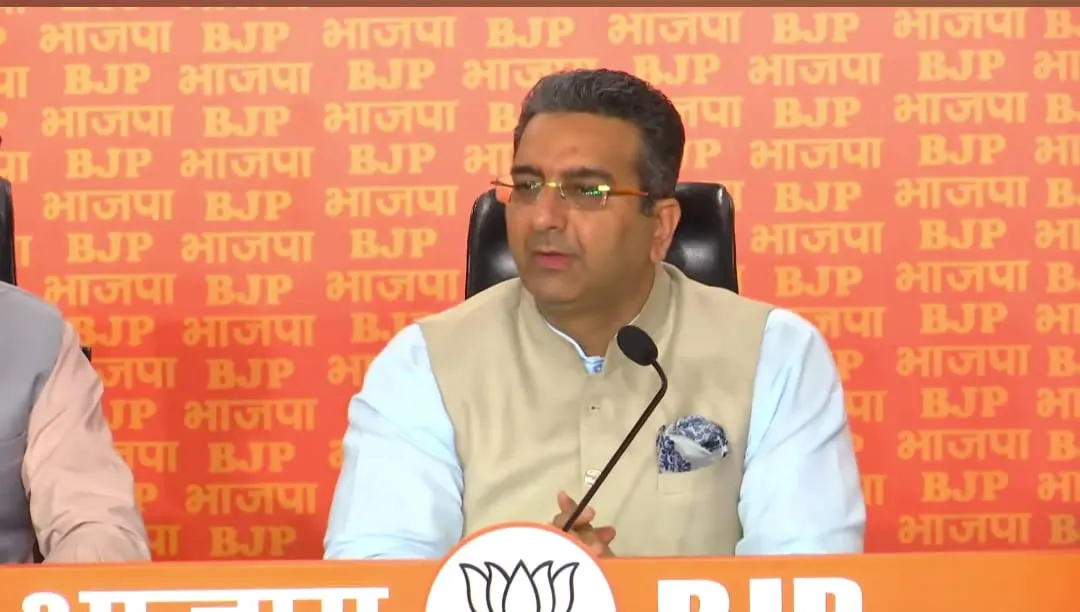 प्रियंका गांधी के चुनावी हलफनामे पर भाजपा ने लगाए गंभीर आरोप, बताया भ्रष्टाचार का नमूना