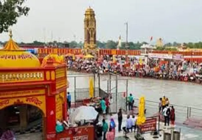 खिली धूप के बाद बारिश से लौटी ठंड़, किसानों के चेहरे खिले