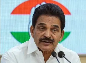 केसी वेणुगोपाल ने ट्रेनों में महिलाओं की सुरक्षा पर रेल मंत्री और केरल के मुख्यमंत्री को लिखा पत्र