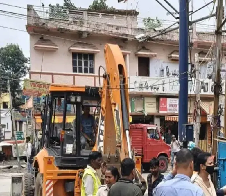 रांची में नगर निगम का बड़ा एक्शन, बुलडोज़र से हटाया अतिक्रमण