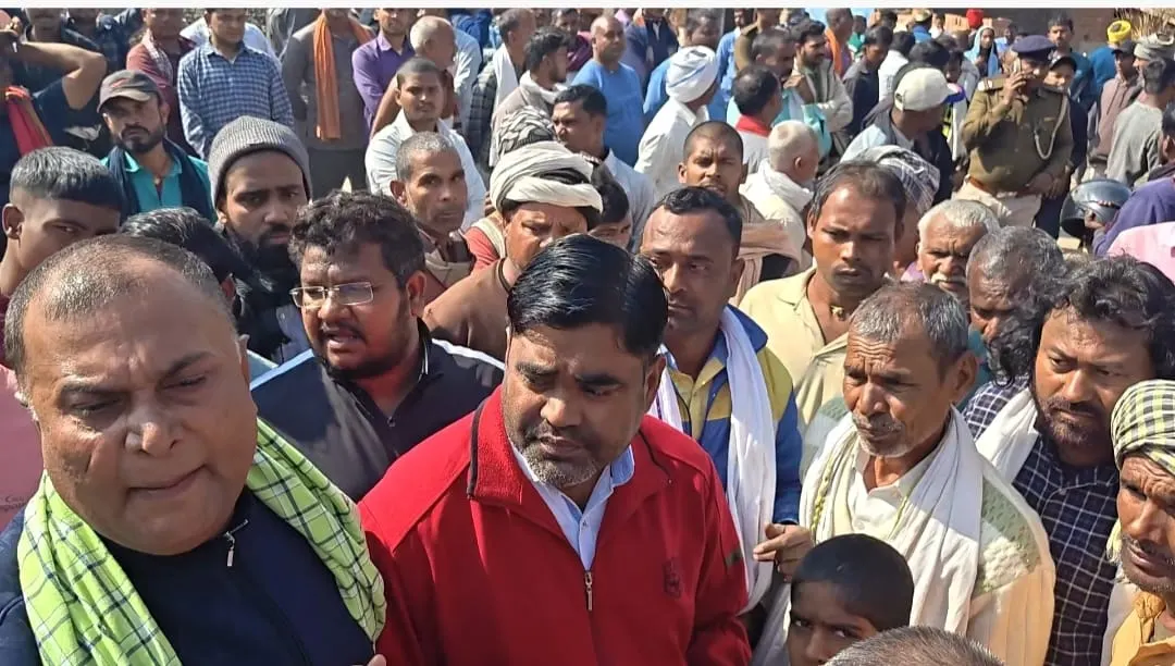 नवादा के कौआकोल में युवक की हत्या के विरोध में घण्टो सड़क जाम