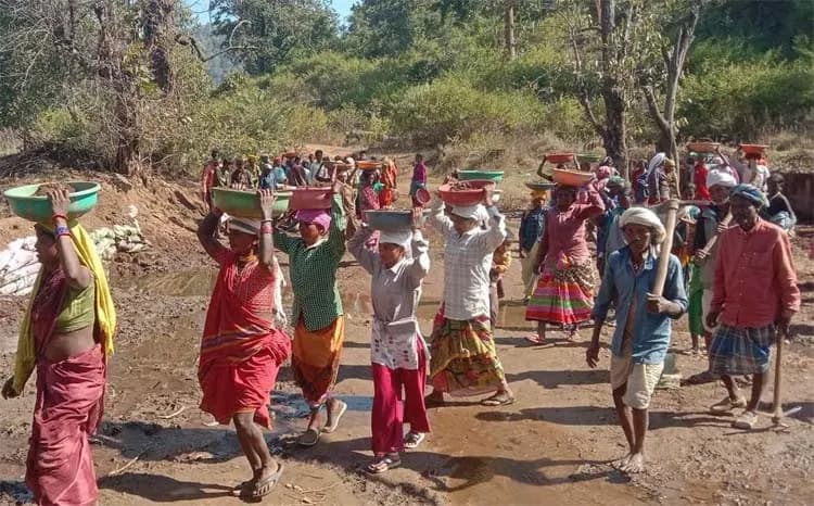 महात्मा गांधी नरेगा योजना के क्रियान्वयन में कबीरधाम जिला फिर अग्रणी