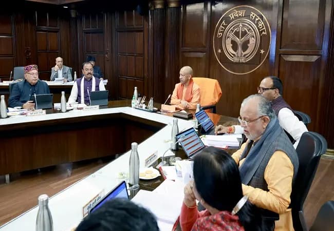 योगी कैबिनेट की बैठक खत्म, 19 प्रस्तावों पर लगी मुहर