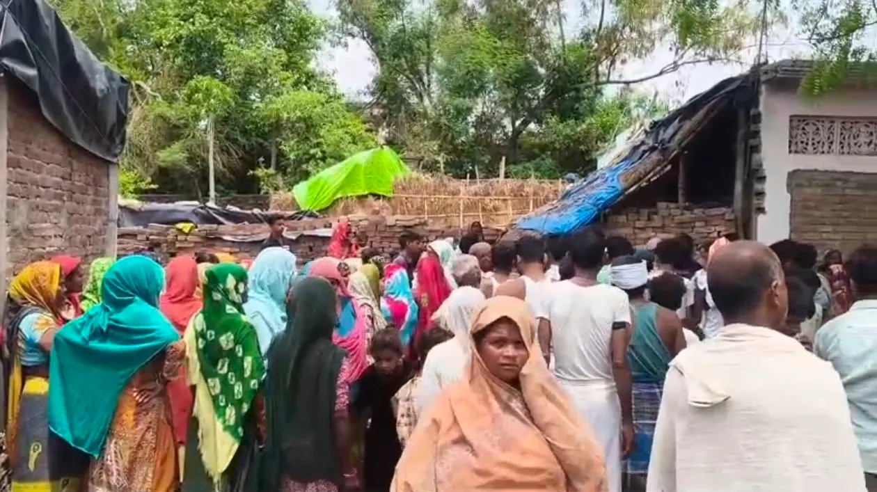 कारपेंटर की करंट लगने से मौत