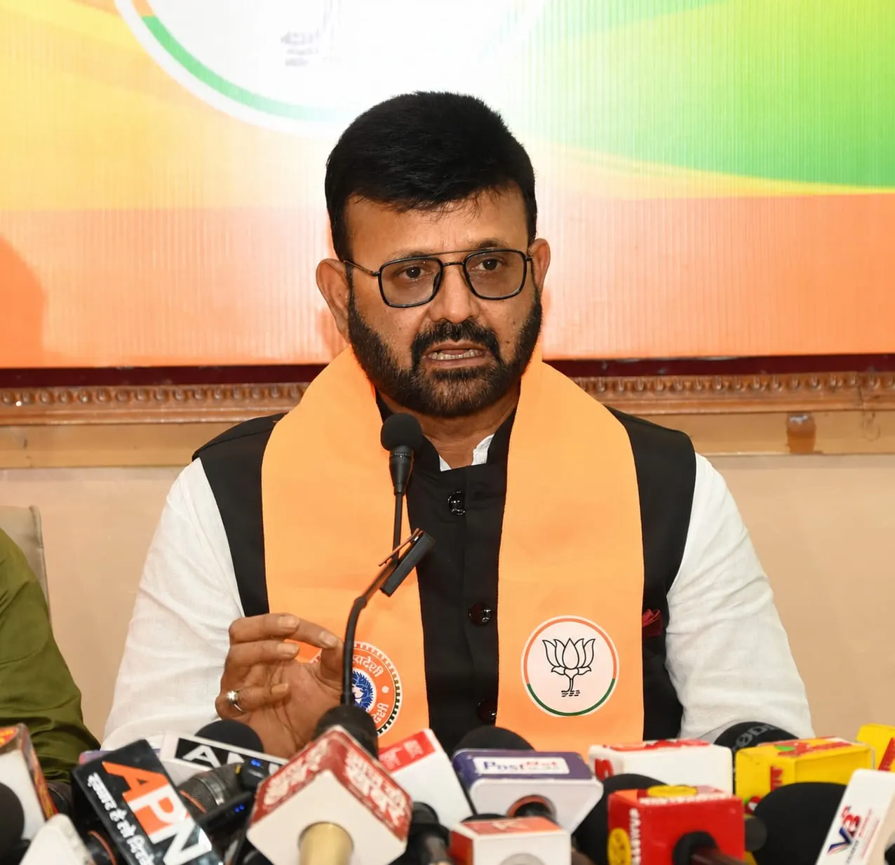 ट्रेजरी घोटाले पर सरकार पर प्रतुल शाहदेव का हमला, वरिष्ठ अधिकारियों को बचाने का आरोप