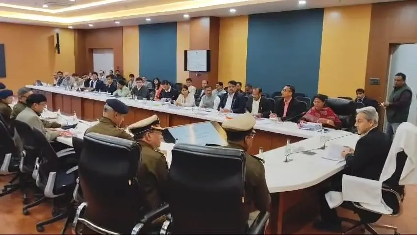 मुख्य सचिव पहुंचे जोधपुर, ले रहे अधिकारियों की बैठक