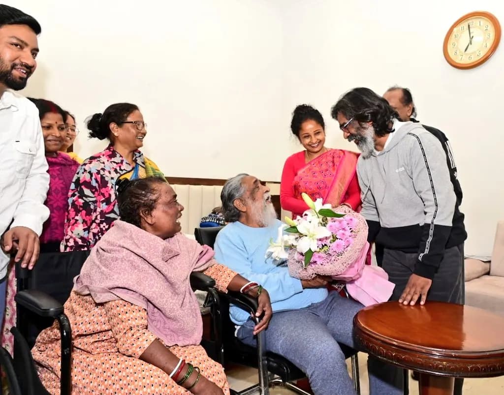 हेमंत सोरेन पूरे परिवार के साथ दादा के शहादत दिवस पर बुधवार को पहुंचेंगे नेमरा