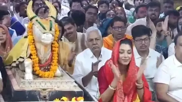 उज्जैन में महाकाल का आशीर्वाद लेने पहुंचीं रूपाली गांगुली, की भस्म आरती