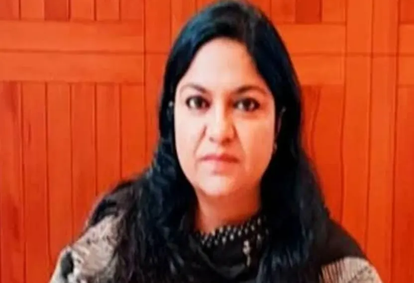 झारखंड की निलंबित आईएएस पूजा सिंघल की याचिका पर अगली सुनवाई सात को