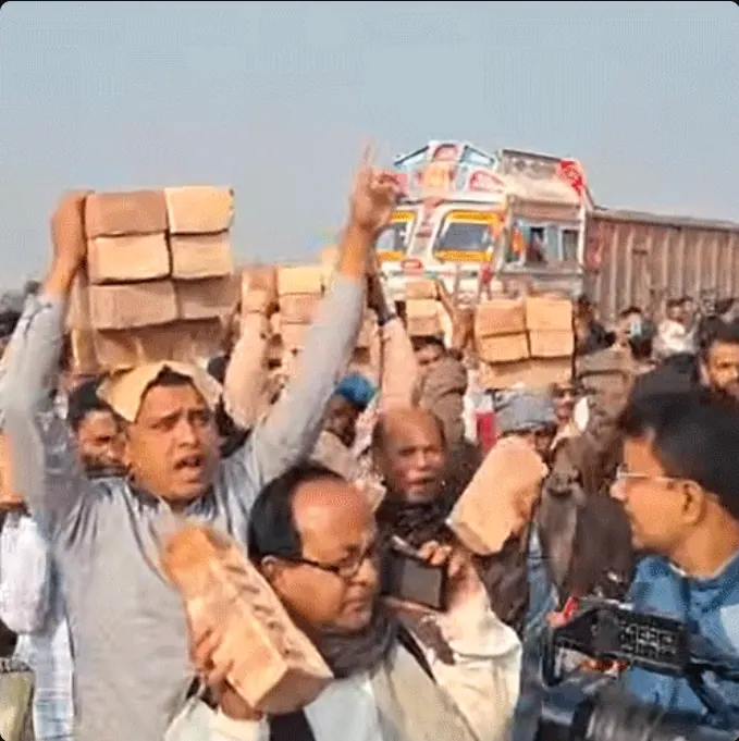 बंगाल के मुर्शिदाबाद में बाबरी मस्जिद शिलान्यास कार्यक्रम से राष्ट्रीय राजमार्ग पर लगा जाम