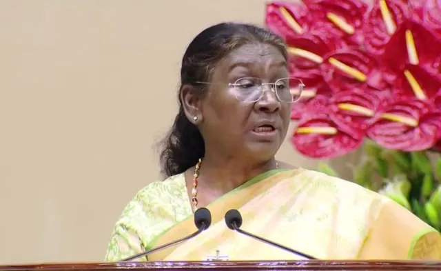 भ्रष्टाचार उन्मूलन के लिए व्यापक दृष्टिकोण अपनाना होगा : राष्ट्रपति मुर्मु