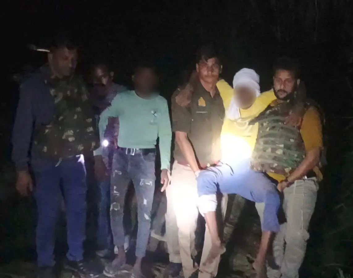 पुलिस मुठभेड़़ में एक गोकश घायल सहित दो गिरफ्तार