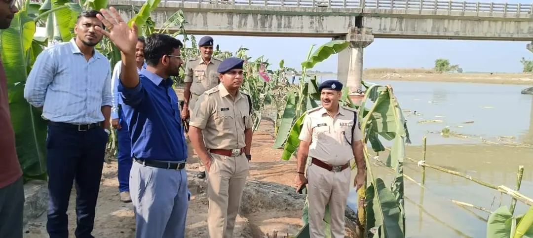 छठ में विधि व्यवस्था को लेकर डीएम एसपी अधिकारियों के साथ लगातार करते रहे मॉनिटरिंग