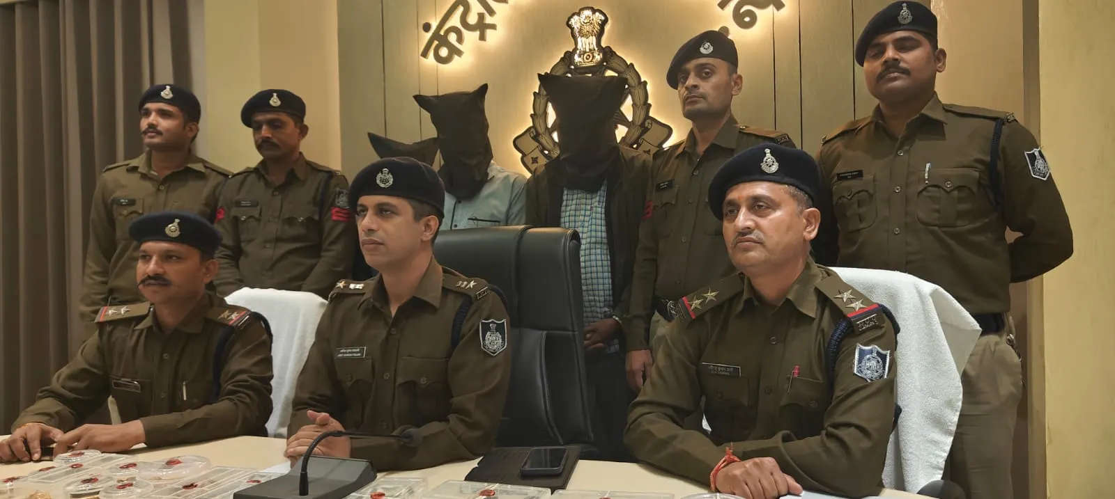राजगढ़ः बस सवार महिला के बैग से गहने चोरी के मामले में तीन गिरफ्तार, 26 लाख का माल जब्त