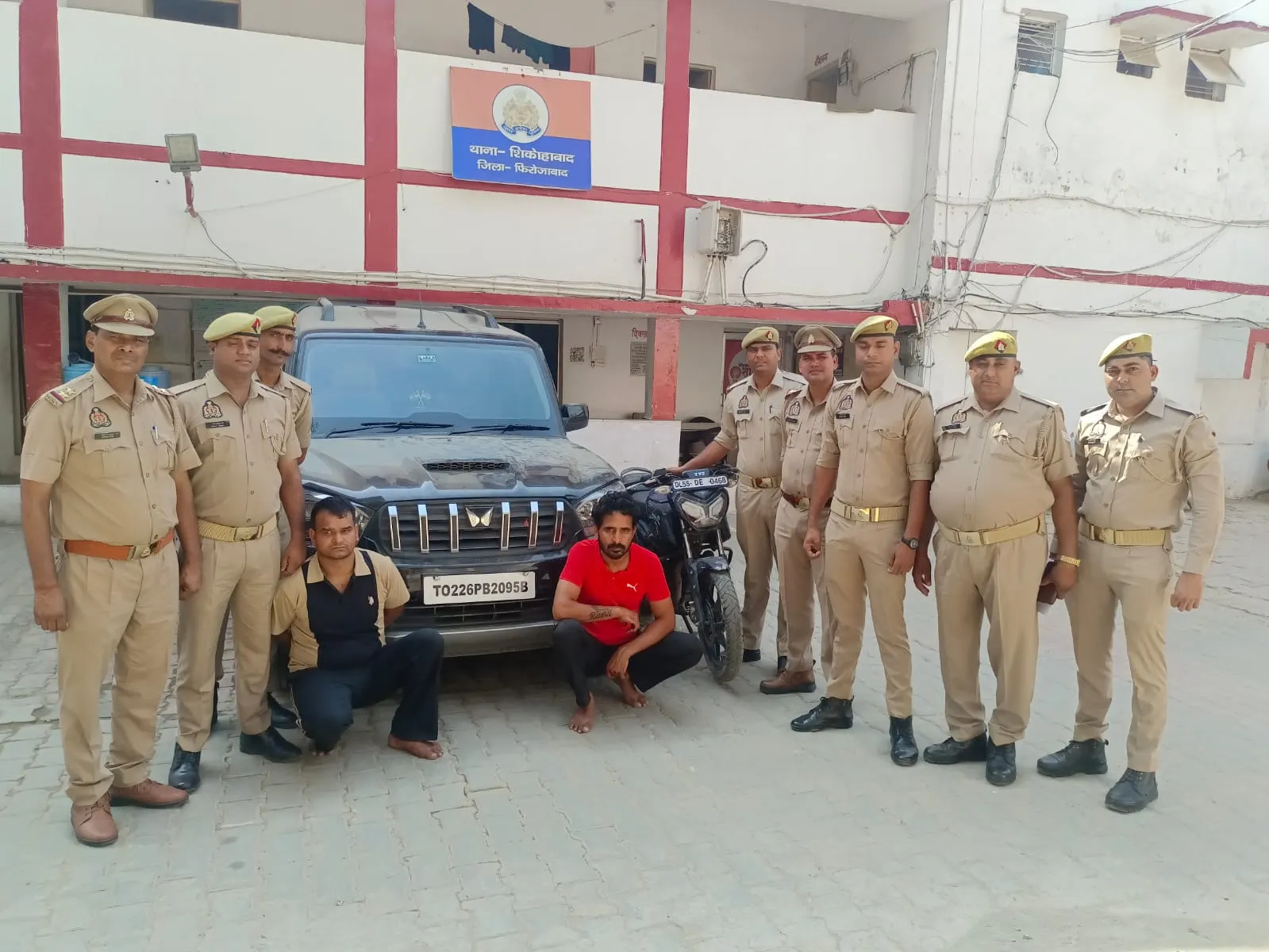 पुलिस मुठभेड़ में नोएडा के 3 शातिर बदमाश गिरफ्तार, 19 लाख की नकदी, असलहे और वाहन बरामद