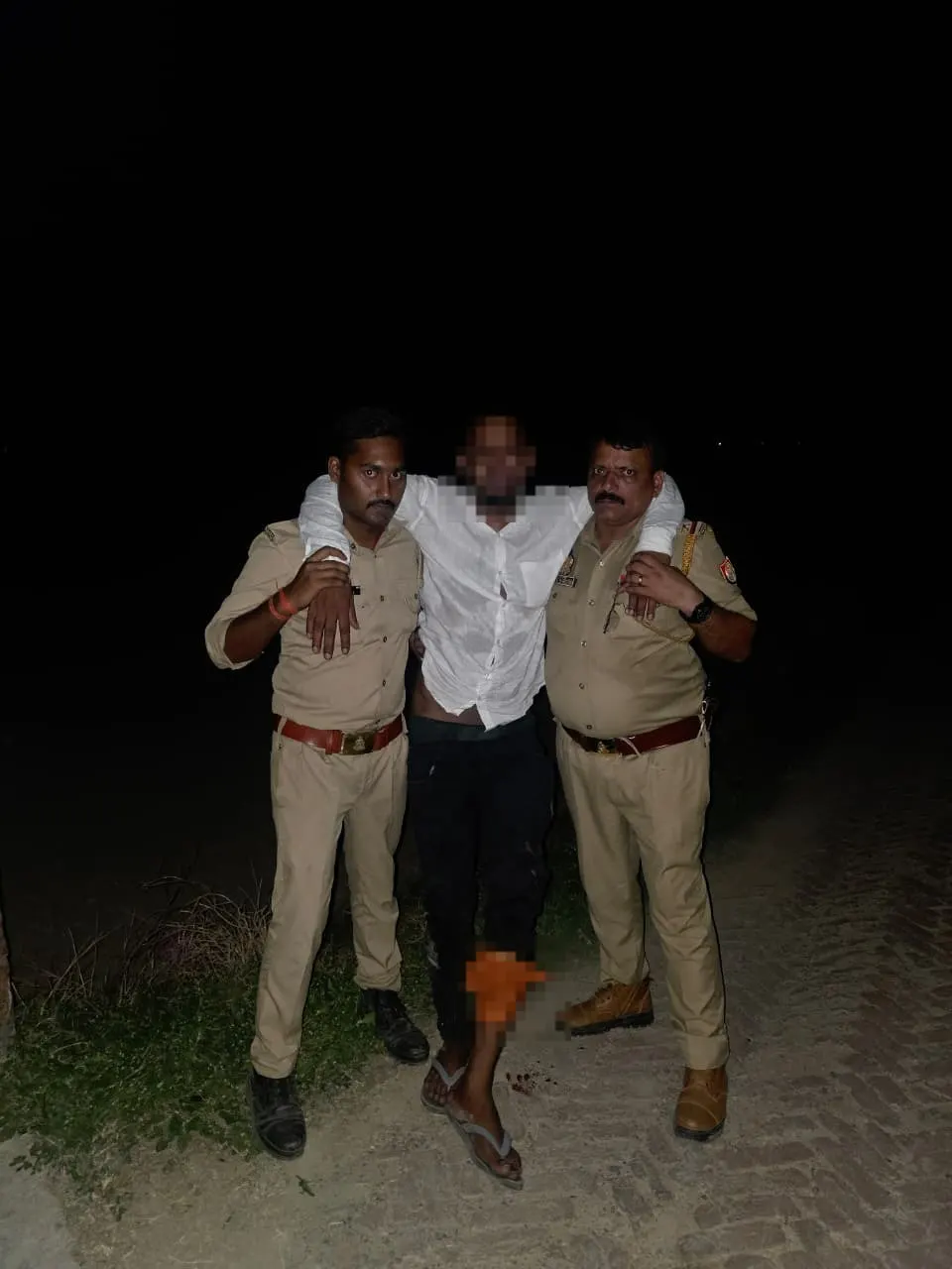 पुलिस मुठभेंड़ एक गौ-तस्कर घायल