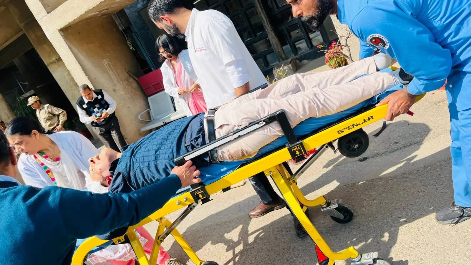 हरियाणा सचिवालय की छठी मंजिल से कूदकर में आईएएस के सीनियर सचिव ने की आत्महत्या