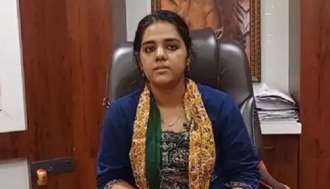 मप्रः कांग्रेस विधायक पर रिश्वत मांगने का आरोप लगाने वाली डीएफओ को हटाया, चार अन्य अफसरों के तबादले