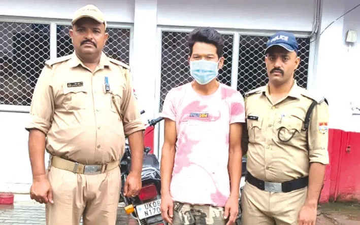 ज्वैलर्स के परिजनों को खाने में जहर देने के मामले में एजेंसी संचालक दिल्ली से गिरफ्तार