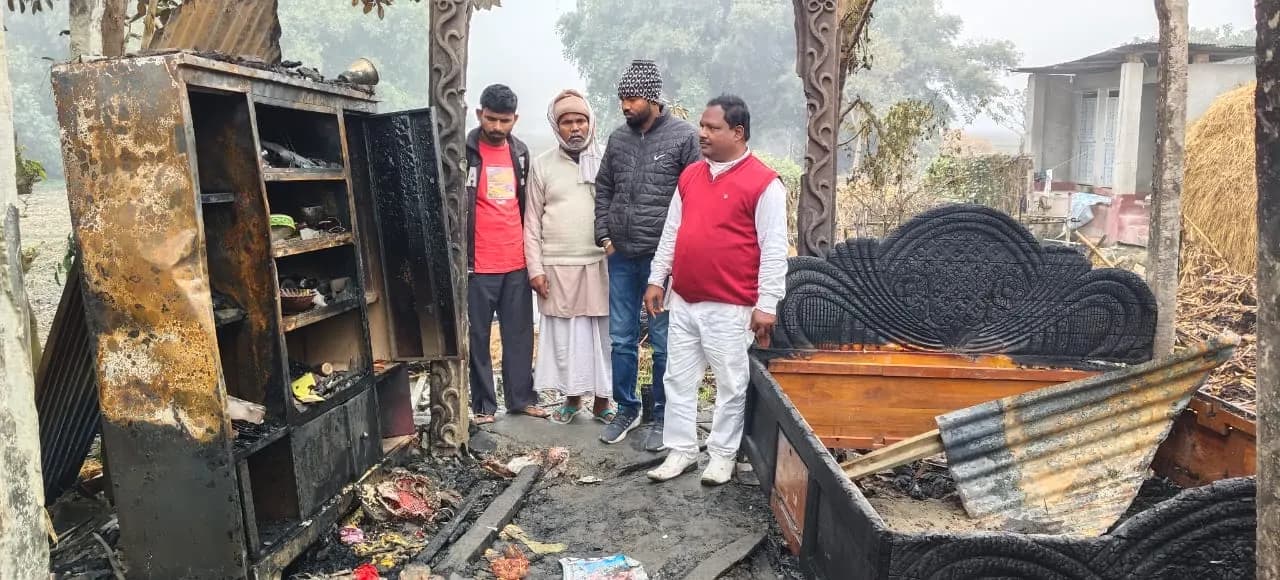 आगजनी में चार परिवार के घर जले,लाखों का नुकसान