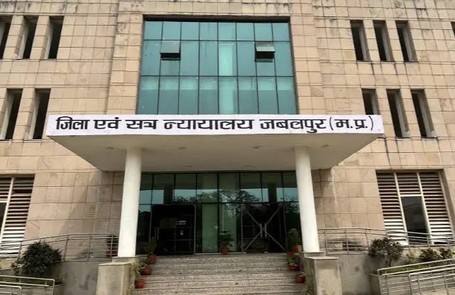 कोर्ट ने जारी किया विधायक को समन : अपने ही कार्यकर्ता को पिटवाने का लगा आरोप