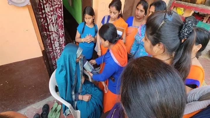 इंदौर के भागीरथपुरा क्षेत्र में अभियान स्वास्थ्यवर्धन जारी, तीन दिन में 16 हजार से अधिक लोगों की हुई जाँच