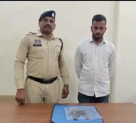 रायपुर : अवैध पिस्टल व मैग्जीन के साथ एक युवक गिरफ्तार