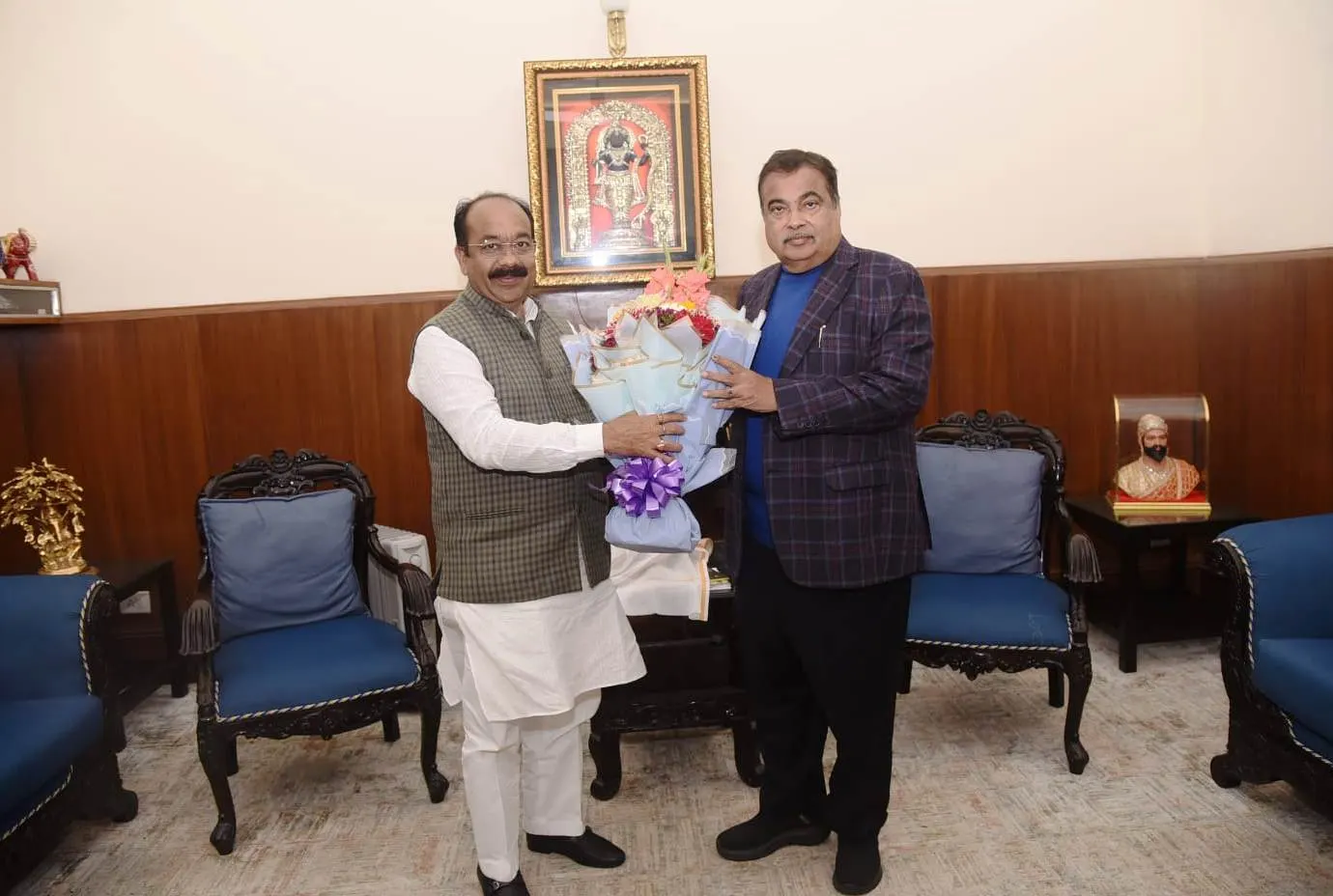 रायपुर : उप मुख्यमंत्री साव ने केन्द्रीय परिवहन मंत्री गडकरी से मुलाकात कर विभिन्न सड़क परियोजनाओं को मंजूर करने किया आग्रह