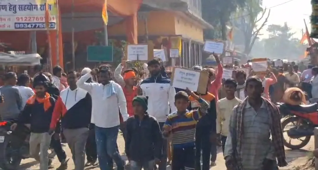 चाकूबाजी में घायल युवक की मौत पर बवाल आक्रोशितों ने एनएच-331 जाम किया