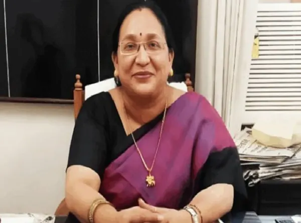 उत्तर प्रदेश महिला अयाेग के उपाध्यक्ष की माँ समेत पाँच लोगों पर एफआईआर दर्ज