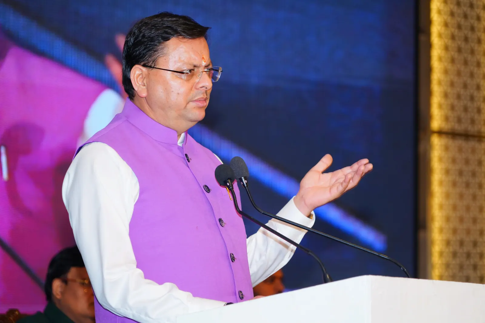 मुख्यमंत्री ने की ‘पर्वतीय विमानन नीति’ की मांग, कहा- पहाड़ों की हवाई सेवाएं बनें जीवन रेखा