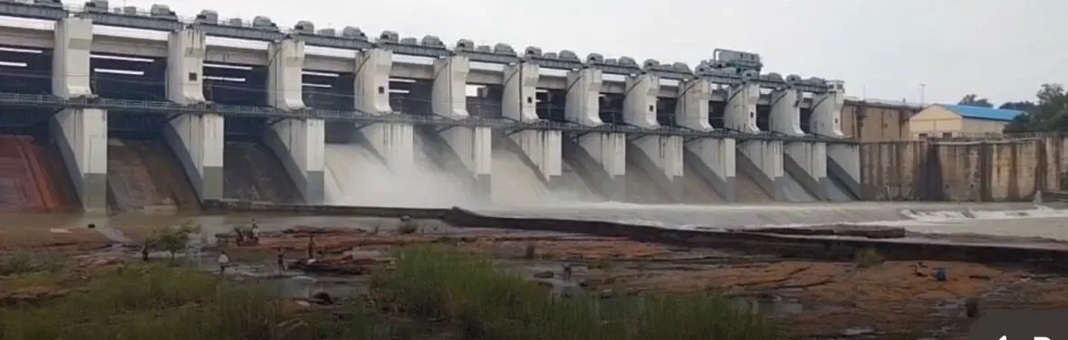 धमतरी में गंगरेल बांध से छोड़ा गया पानी, तीन गेट खुलने के बाद महानदी किनारे अलर्ट
