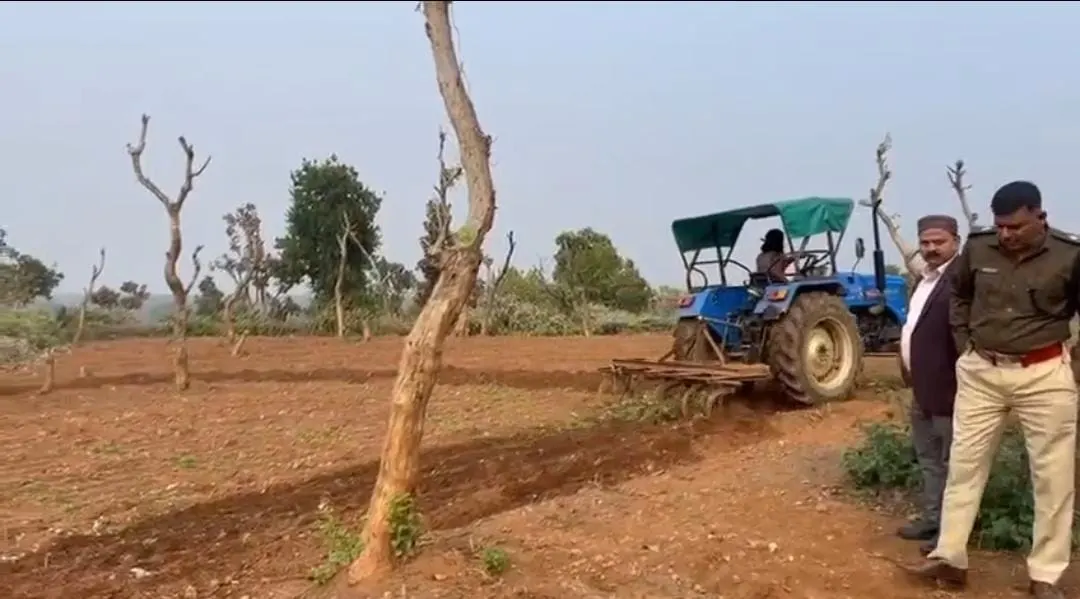 अफीम की अवैध खेती के खिलाफ प्रशासन ने चलाया अभियान