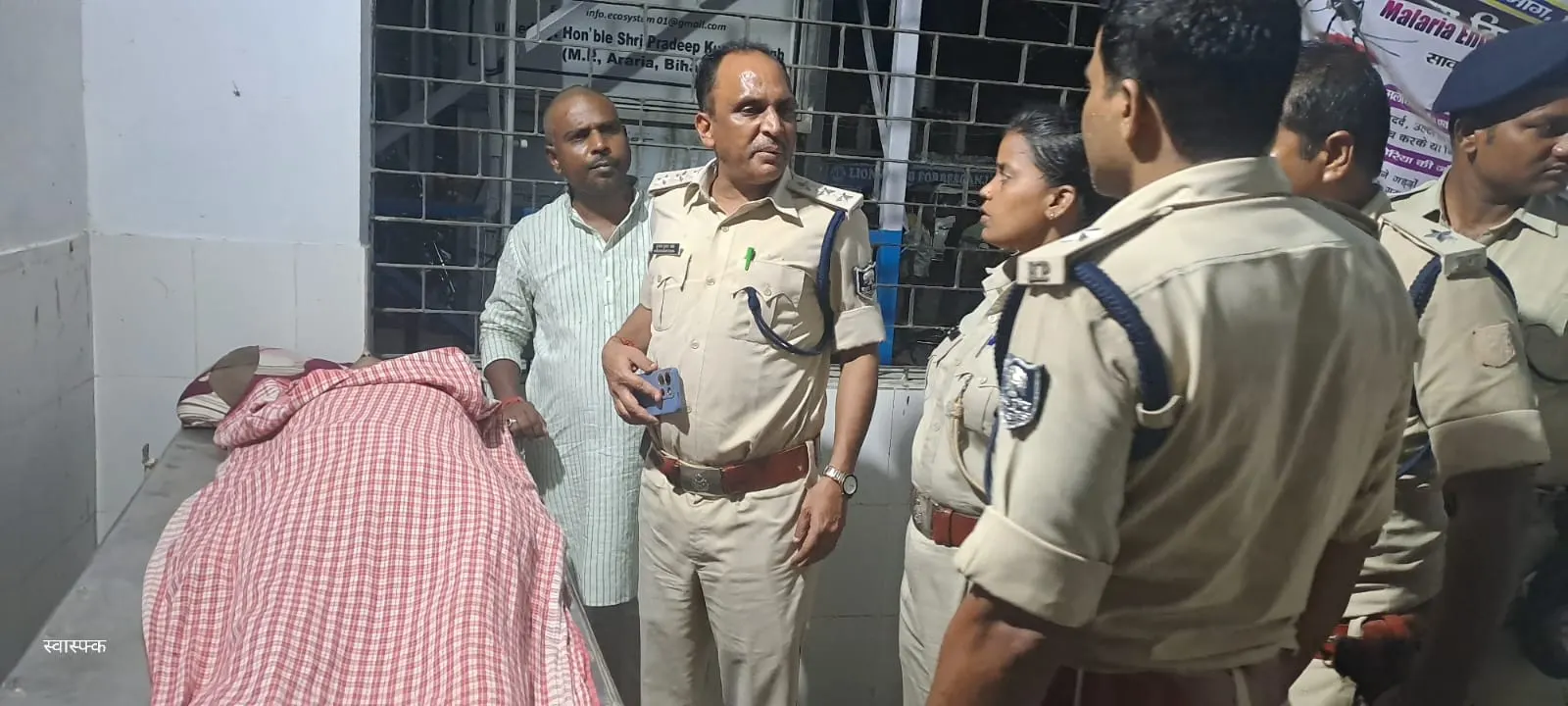 बिहार के अररिया में अनियंत्रित बाइक पेड़ से टकरायी,तीन लाेगाें की मौत